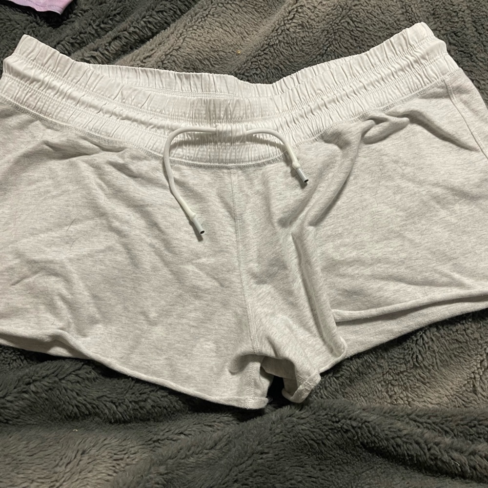 Lululemon Size 10 sweat shorts